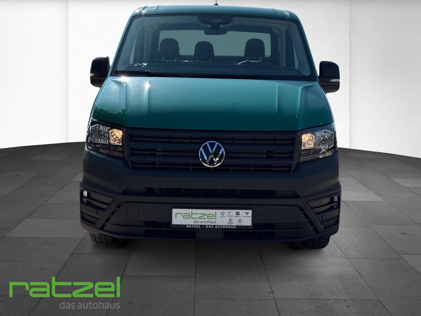 Fahrzeugabbildung Volkswagen Crafter 35 Pritsche MR AHK+Klima+Allwetterreifen