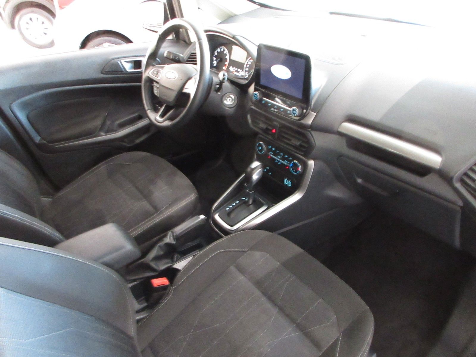 Fahrzeugabbildung Ford EcoSport Cool & Connect SHZ/LHZ/AHK/NAVI