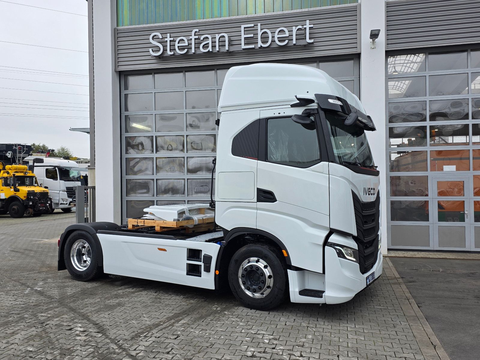 Fahrzeugabbildung Iveco AS440S58T/P, ADR Gefahrgut AT,EXII,EXIII,FL