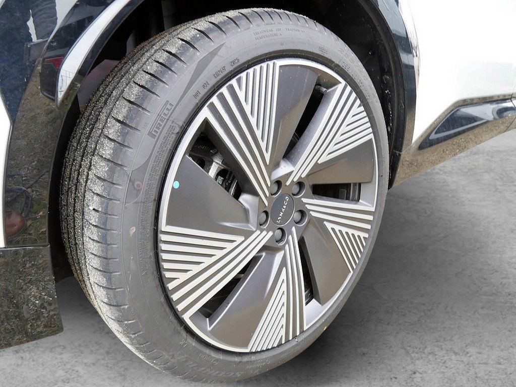 Lynk & Co 08