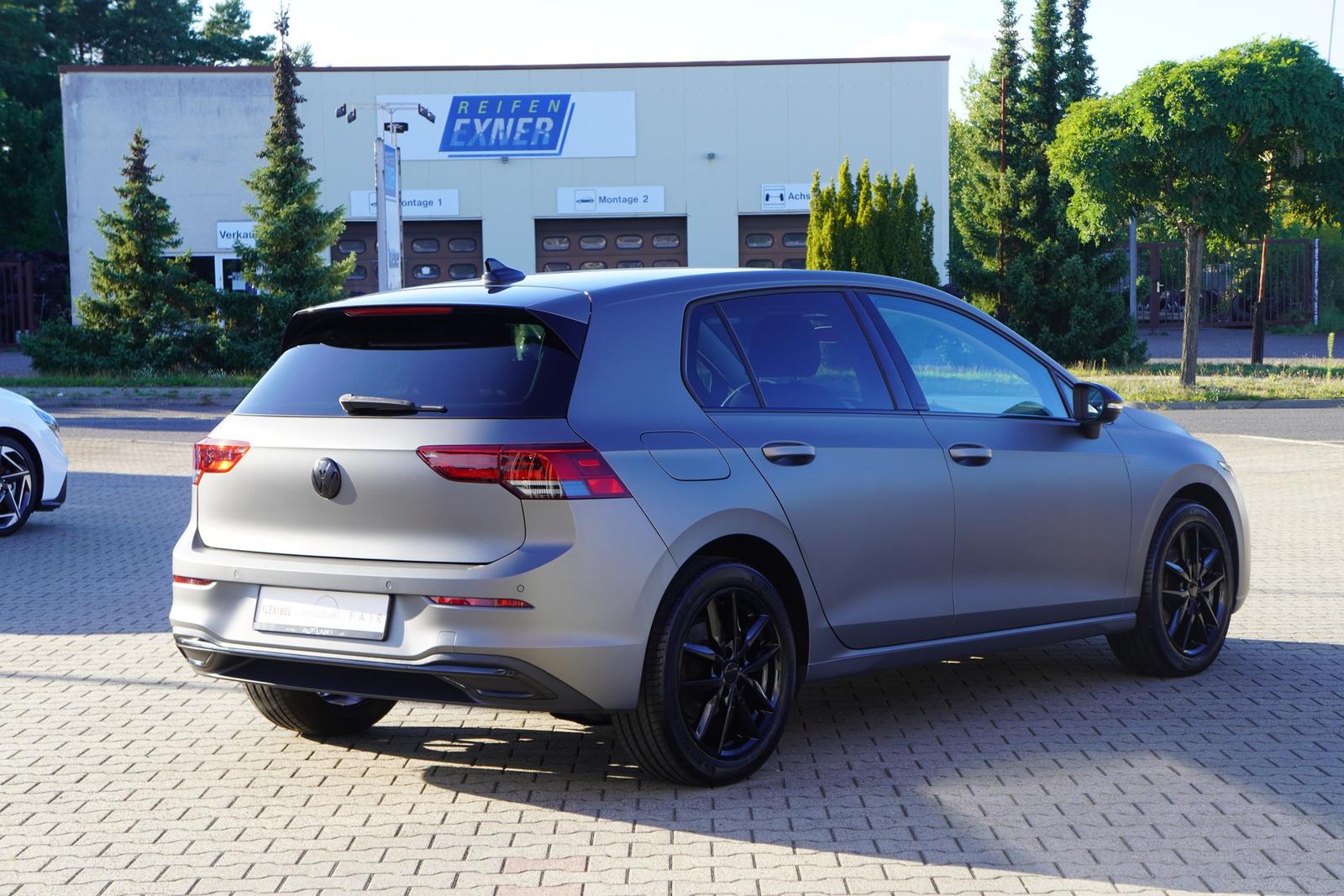 Volkswagen Golf VIII 1.5 16V TSI Life LED ACC App-Connect