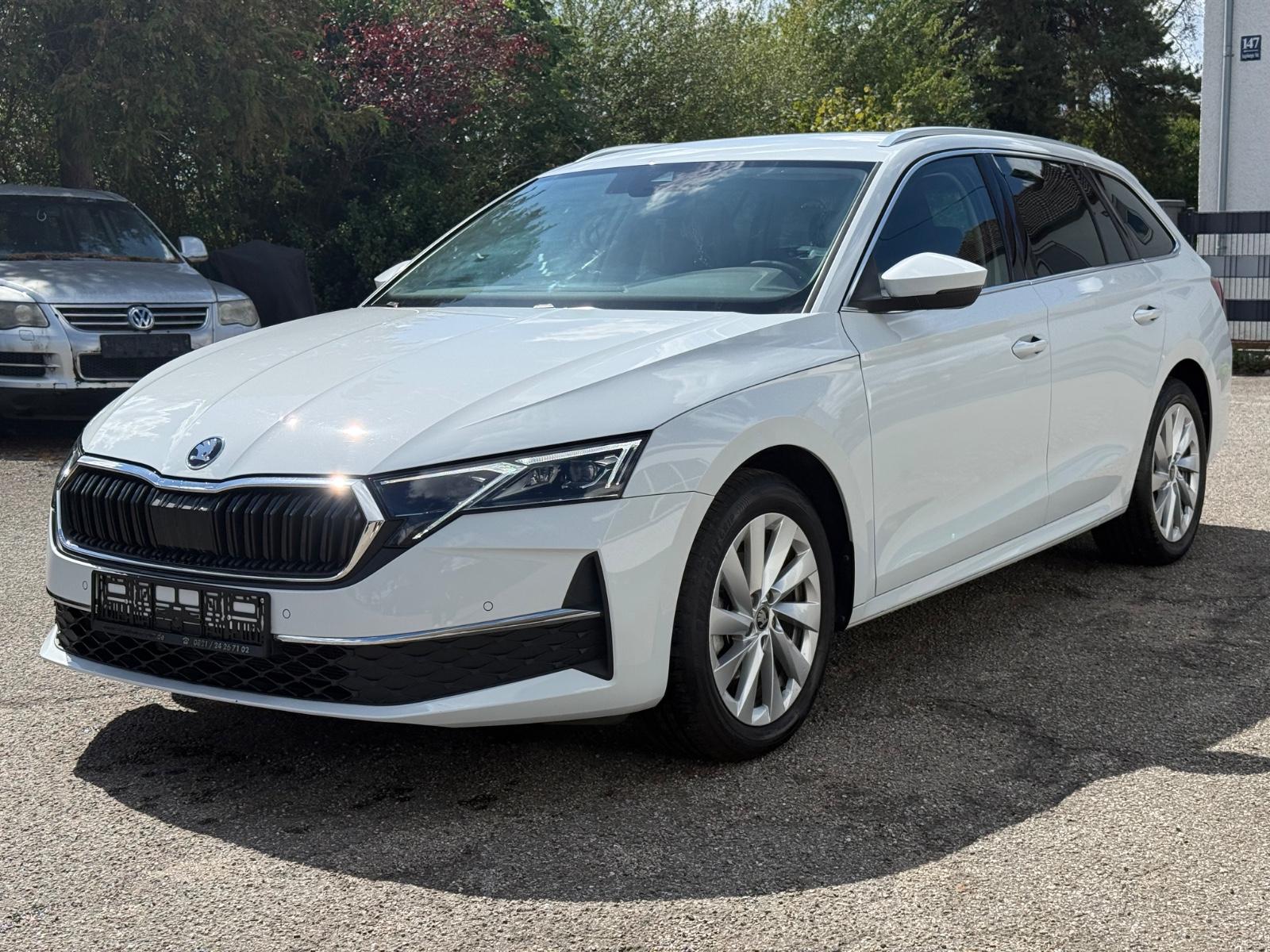 Skoda Octavia Combi 1.5 DSG*LED*17" Alu*Keyless*Kamera