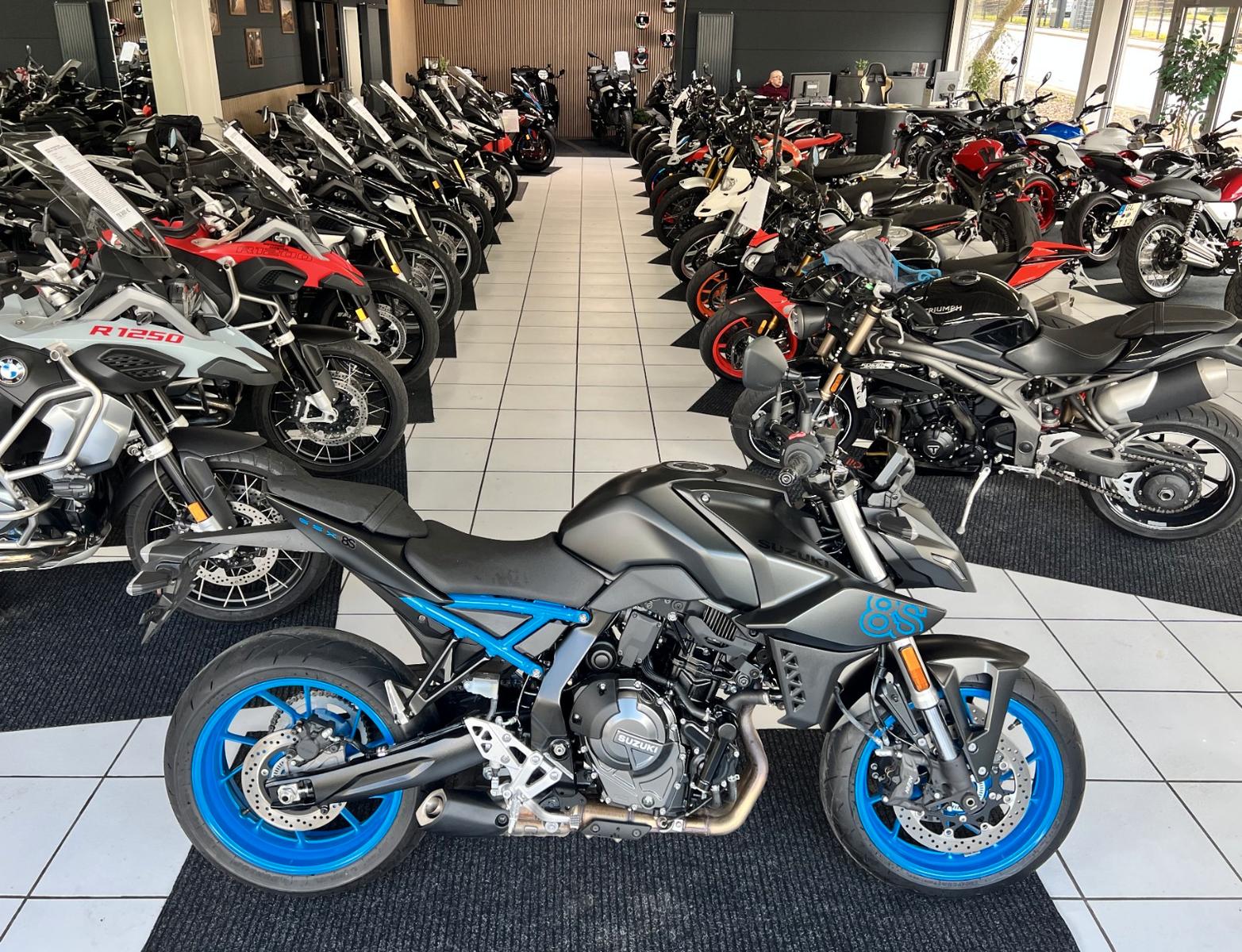Suzuki GSX-8S