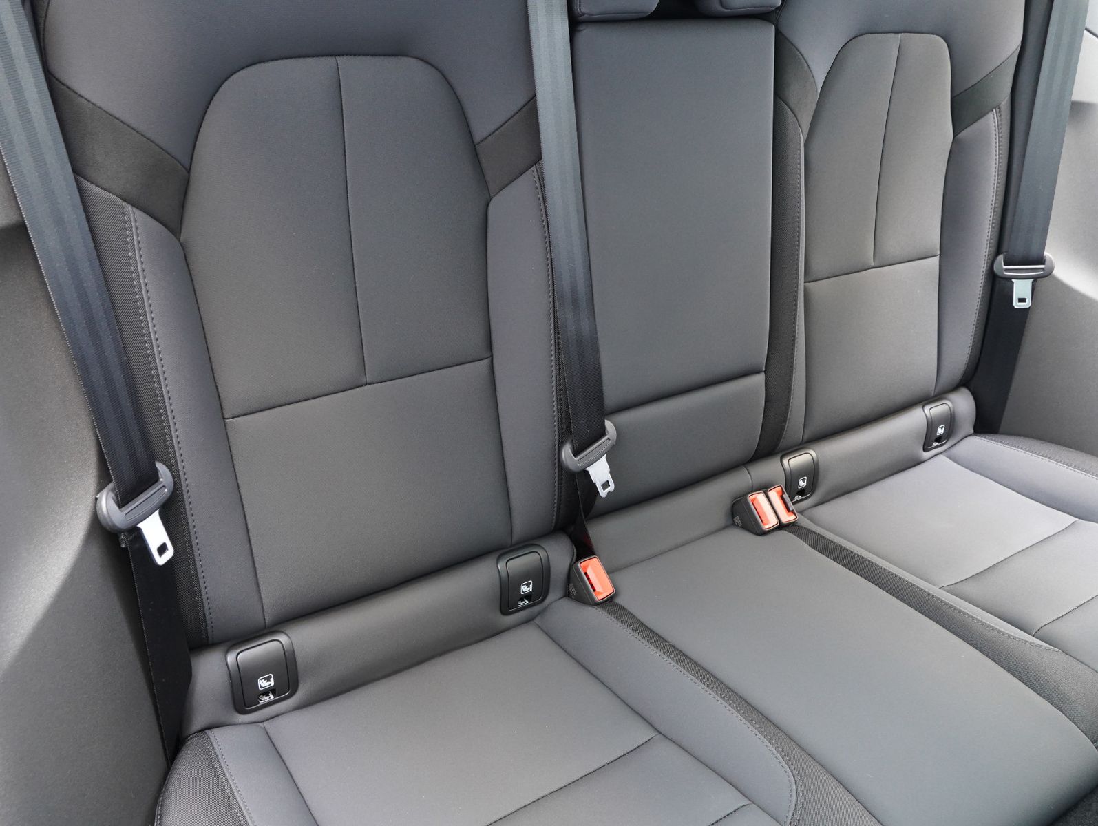 Fahrzeugabbildung Polestar 2 Standard Range Single PLUS-PAKET/PANO/AHK
