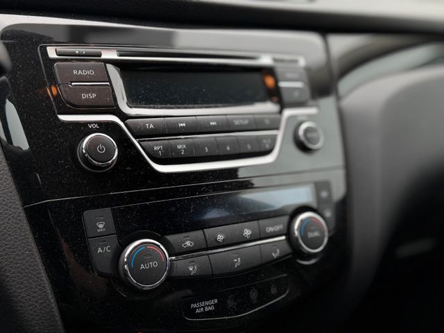 Nissan Qashqai *SHZ*LED*GRA* PDC* MFL* Winterpaket*