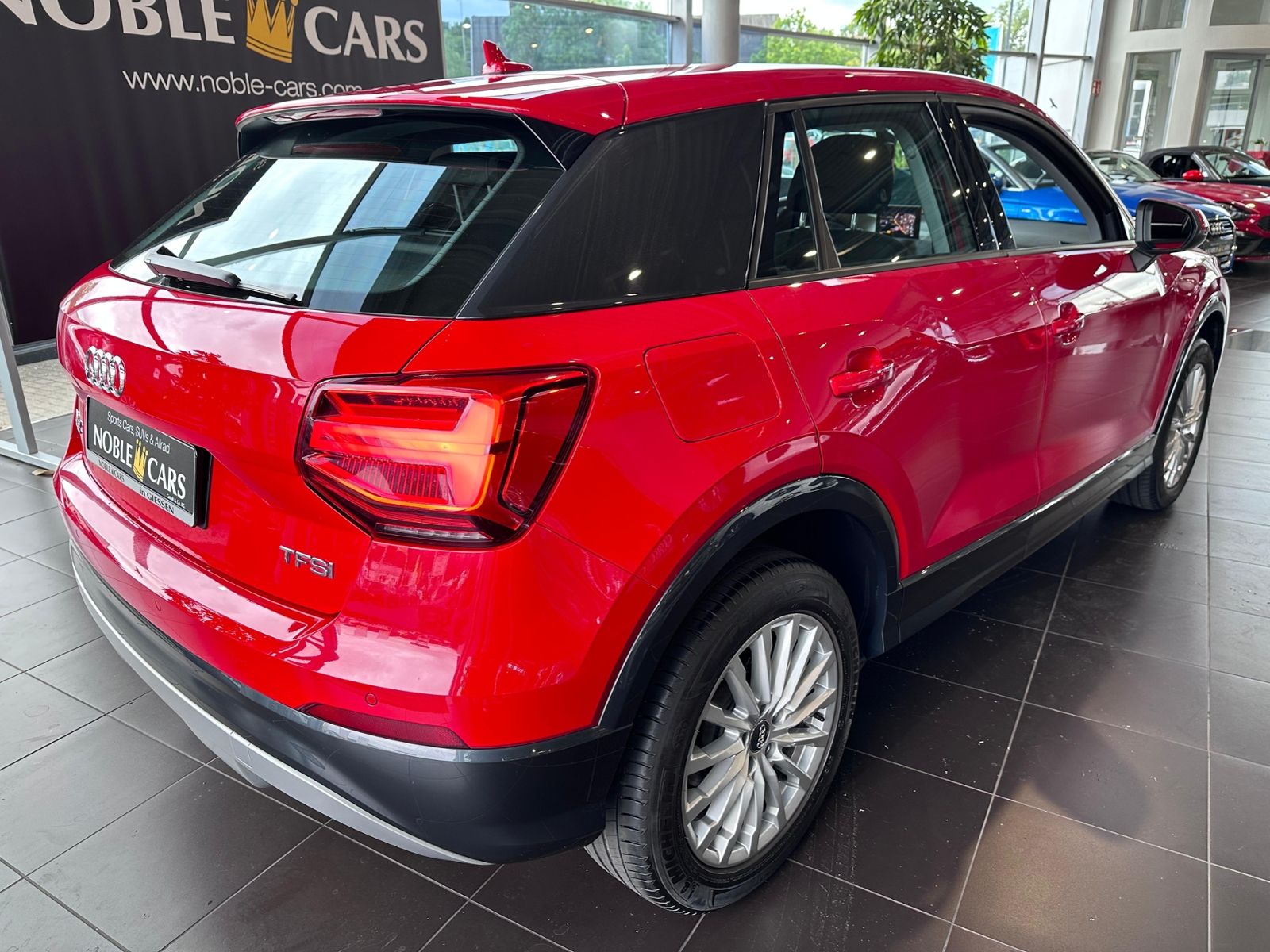 Fahrzeugabbildung Audi Q2 design AHK LED NAV PDC ALU