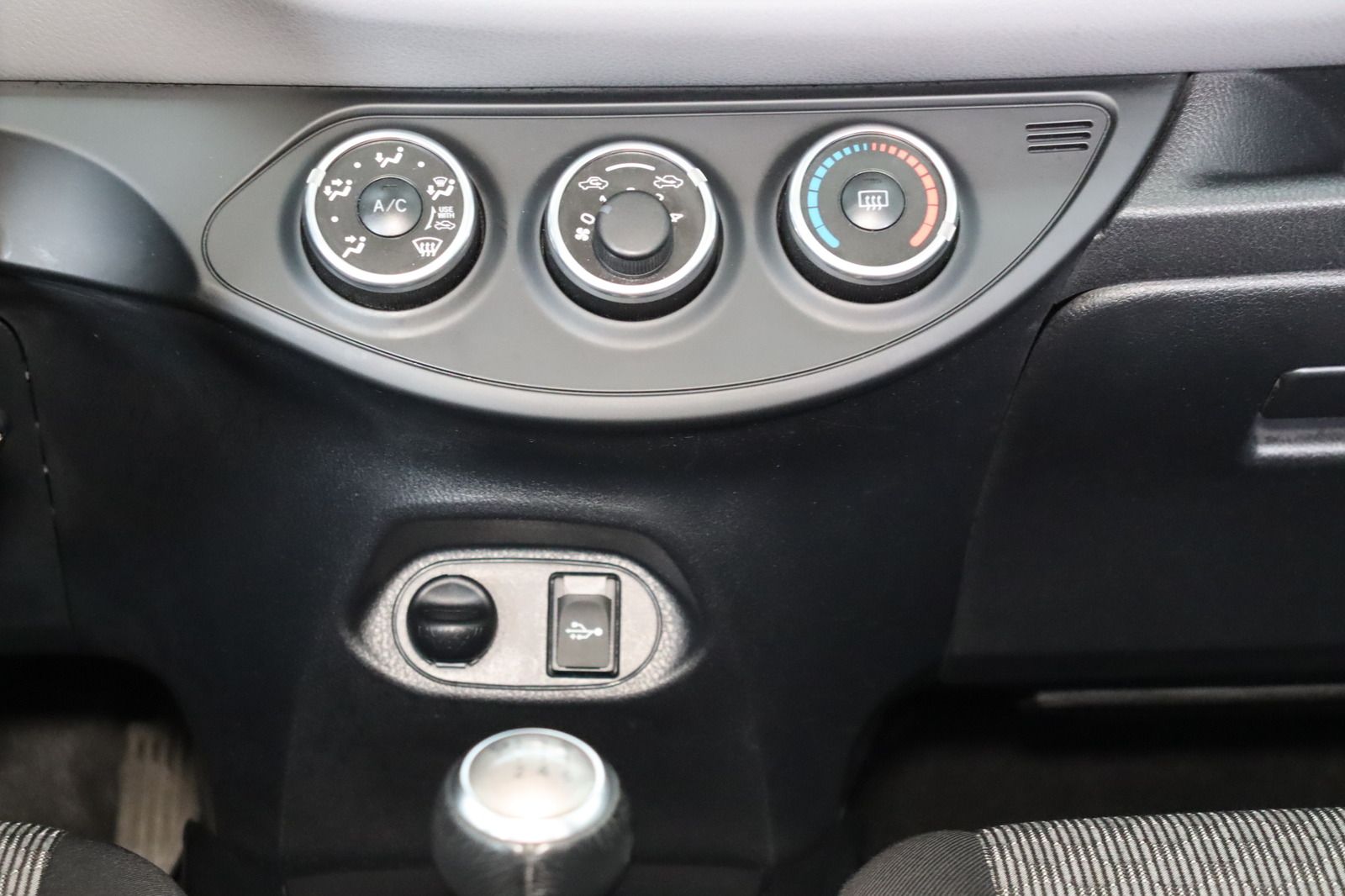 Fahrzeugabbildung Toyota Yaris * RFK * Sitzhzg. * Bluetooth Comfort