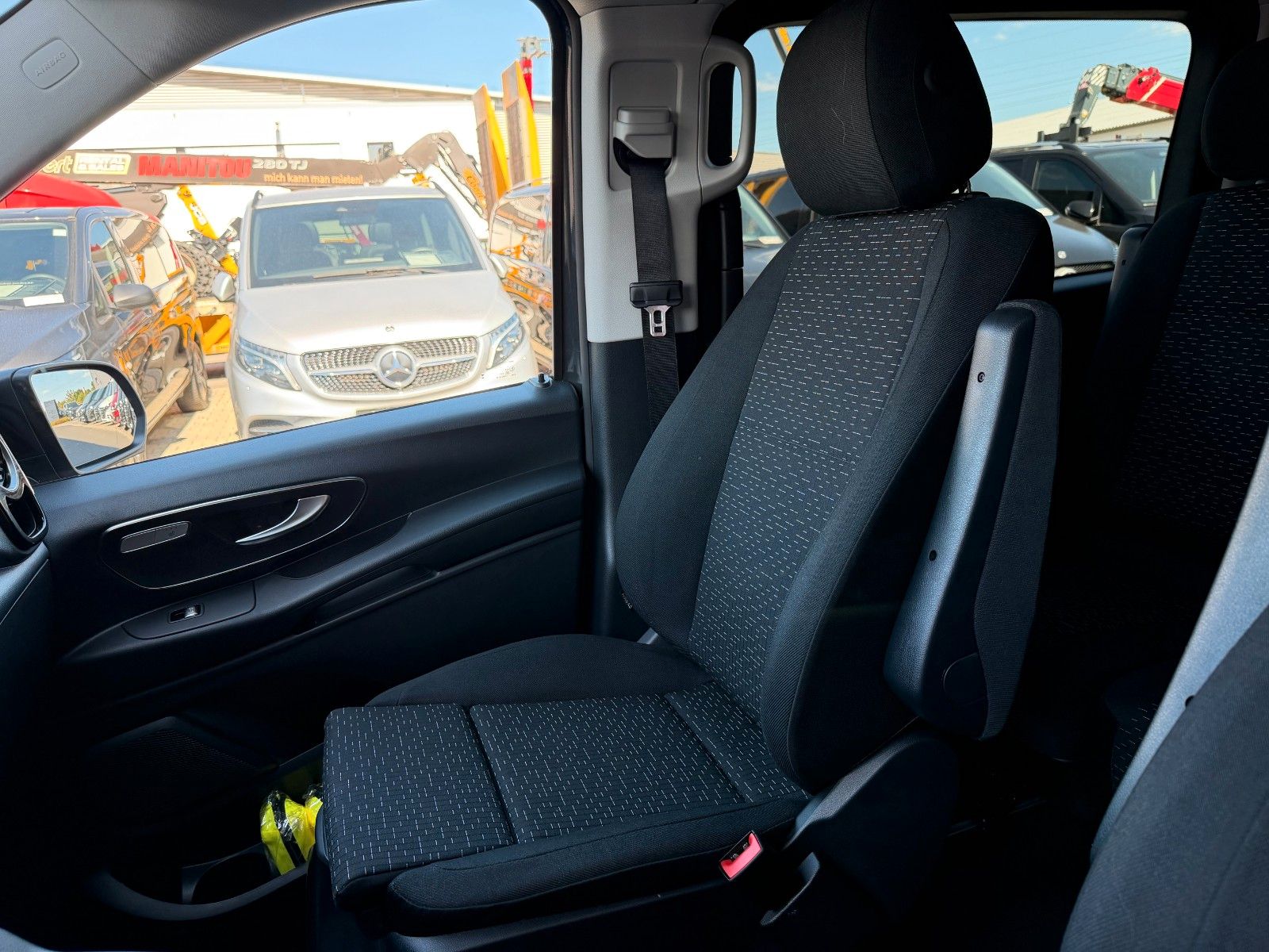 Fahrzeugabbildung Mercedes-Benz Vito 116 CDI 9G Tourer AHK2,5to LED
