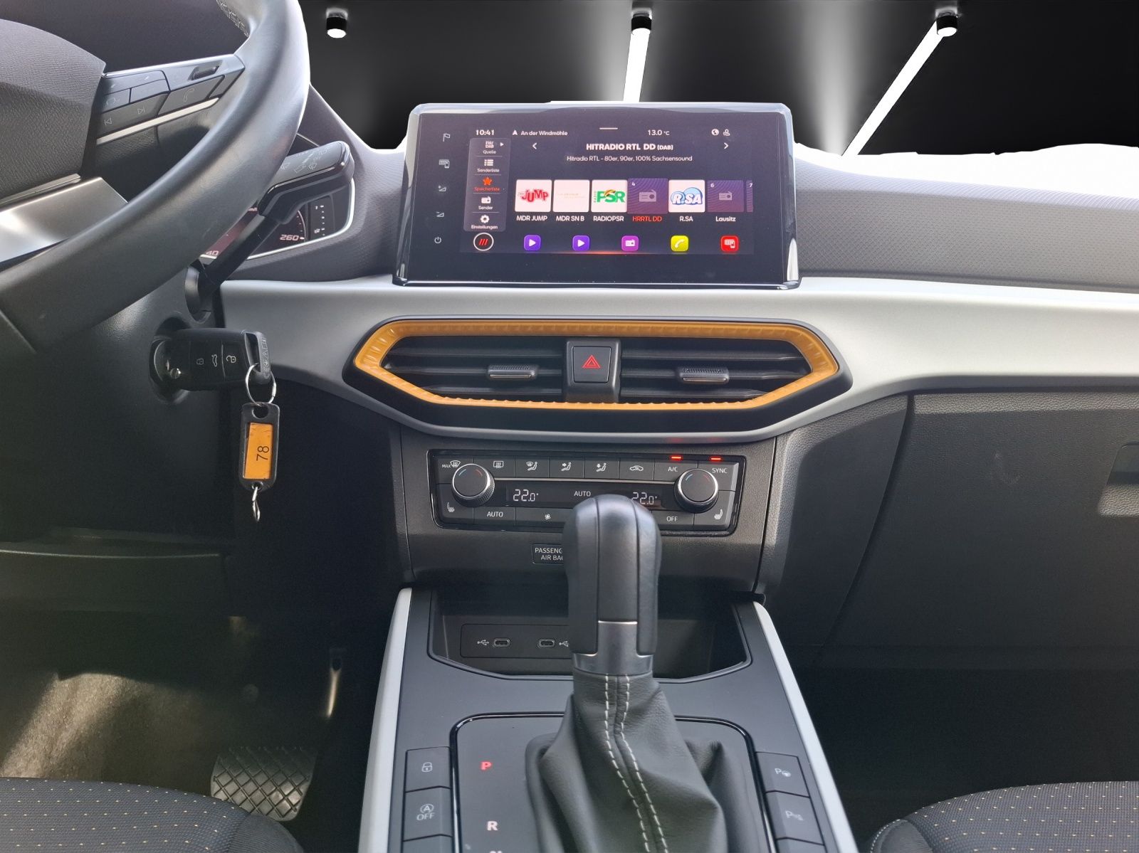 Fahrzeugabbildung SEAT Arona TSI Style DSG LED Navi AID ACC Park-Assist