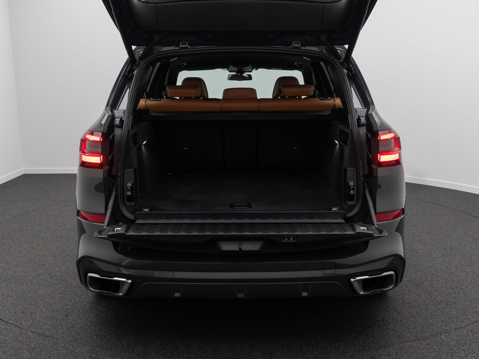 Fahrzeugabbildung BMW X5 xD40d M Sport 360° AHK DAB H/K HUD DisplayKey