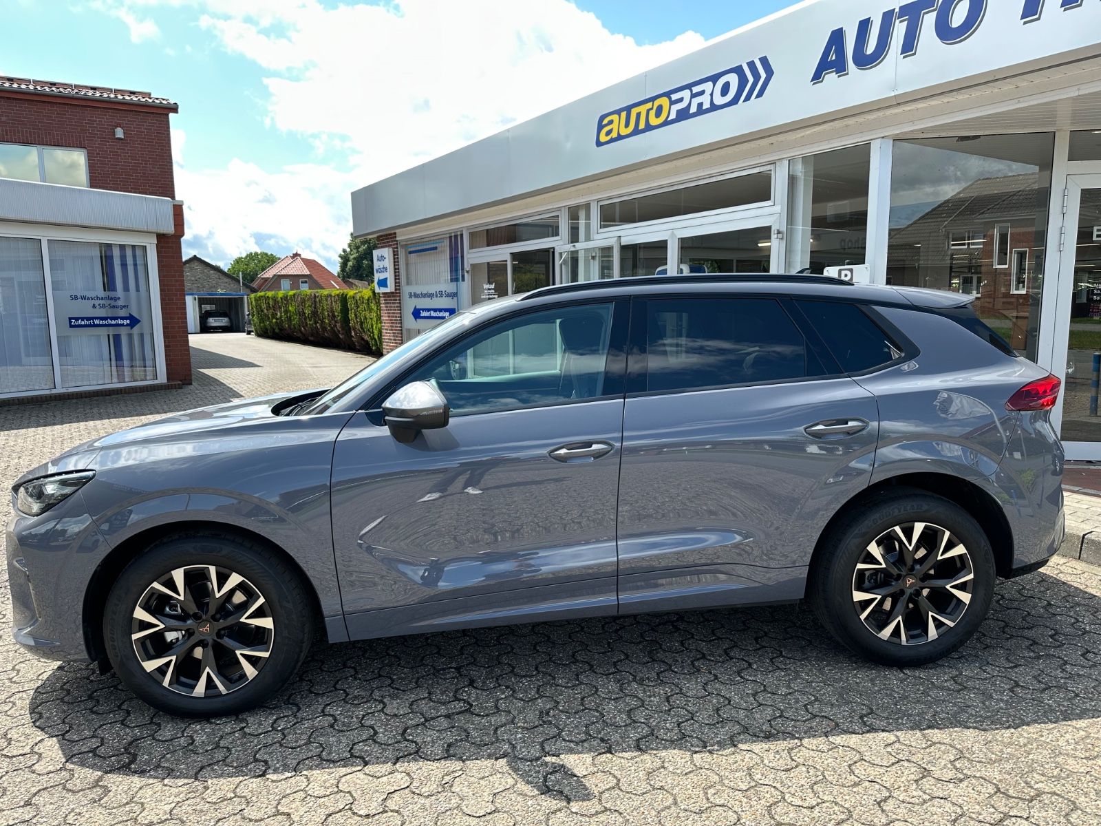 Fahrzeugabbildung CUPRA Terramar 1.5 eTSI DSG AHK/Navi/LED/ACC/18"