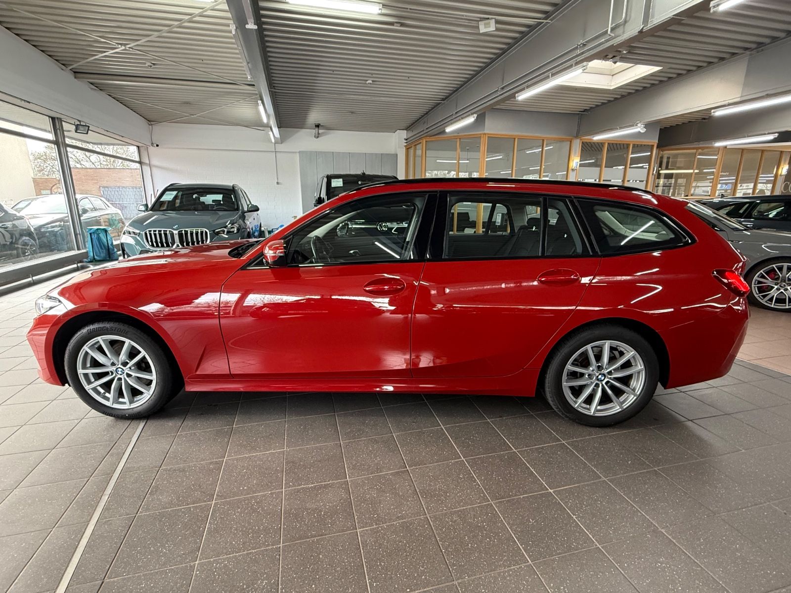 BMW 320 d xDrive Touring III Driving Assistant III foto 6