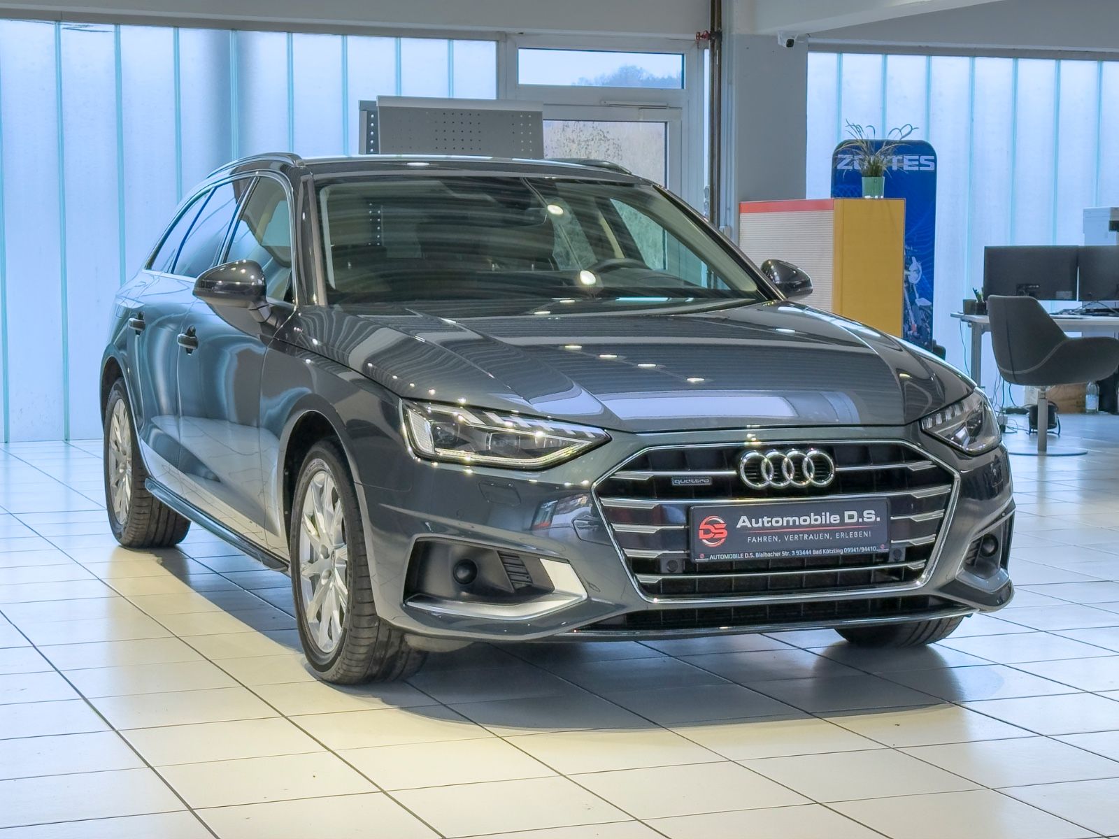 AUDI A4 — zdjęcie 3