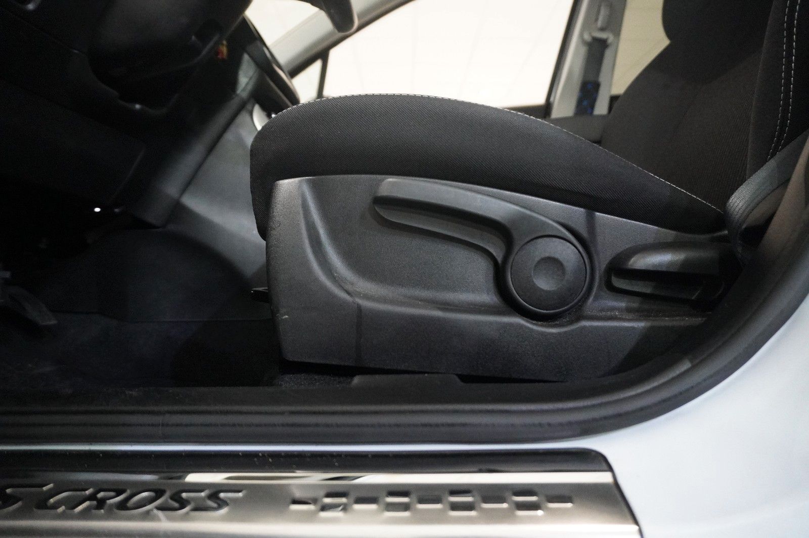 Fahrzeugabbildung Suzuki SX4 1.4 BOOSTERJET HYBRID NAVI/LED/SH/KAMERA/AHK