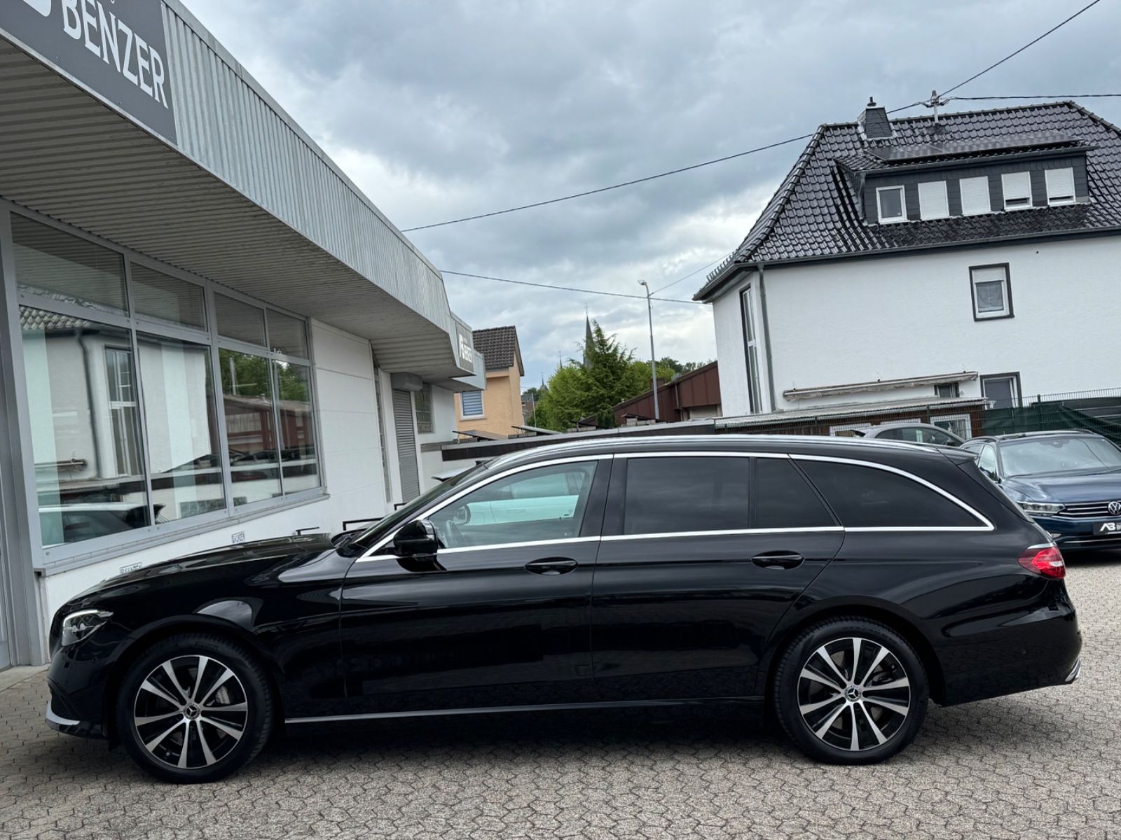 Fahrzeugabbildung Mercedes-Benz E 300 de/Plug-in/Leder/Ambiente/LED/360°Cam/SHZ/
