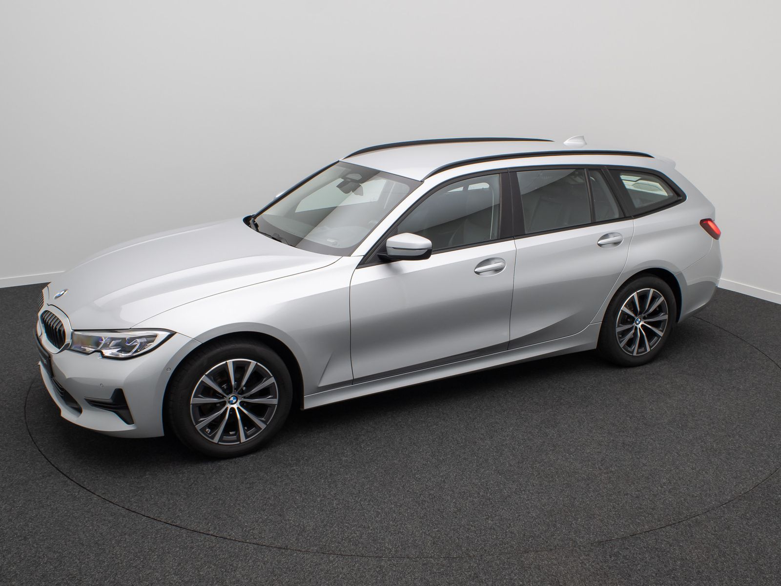 Fahrzeugabbildung BMW 320d Laser HUD DAB HiFi AHK ACC Komfort Sport