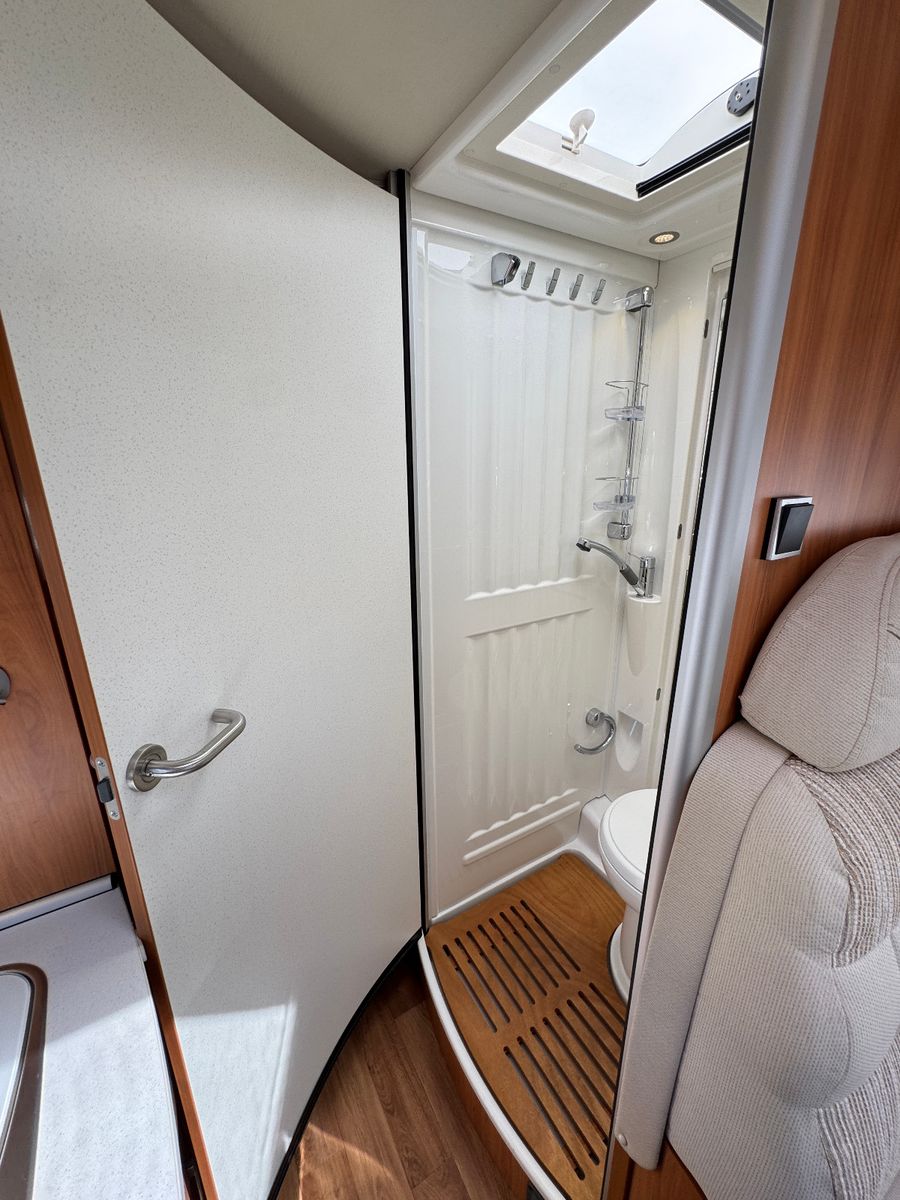 Fahrzeugabbildung HYMER / ERIBA / HYMERCAR EXSIS-T 474 EB FIAT DUCATO 1.HAND SAT TV MARKISE