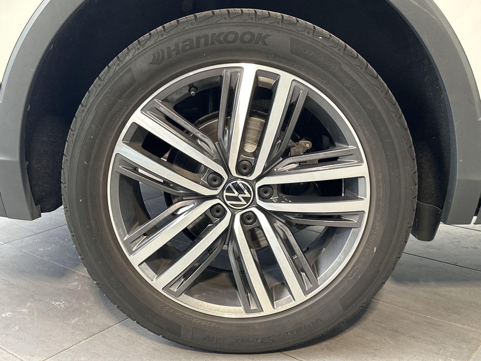 Fahrzeugabbildung Volkswagen Tiguan Allspace 4M Elegance 7-Sitzer NAV+IQLIGHT