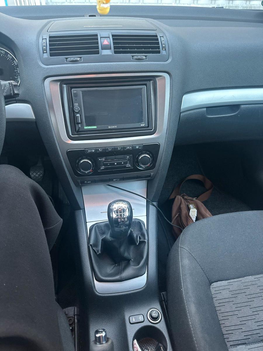 Skoda Octavia 2011 — photo 10