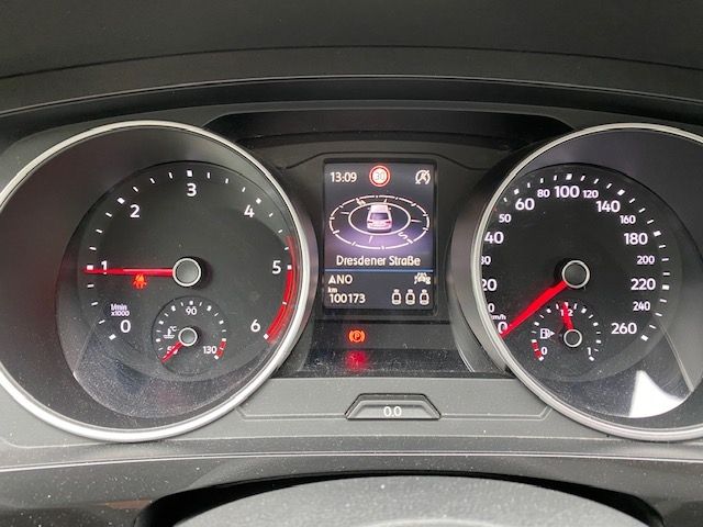 Tiguan 2.0 TDI Life AHK/LED/17-ZOLL/NAVI+VZE/BUS