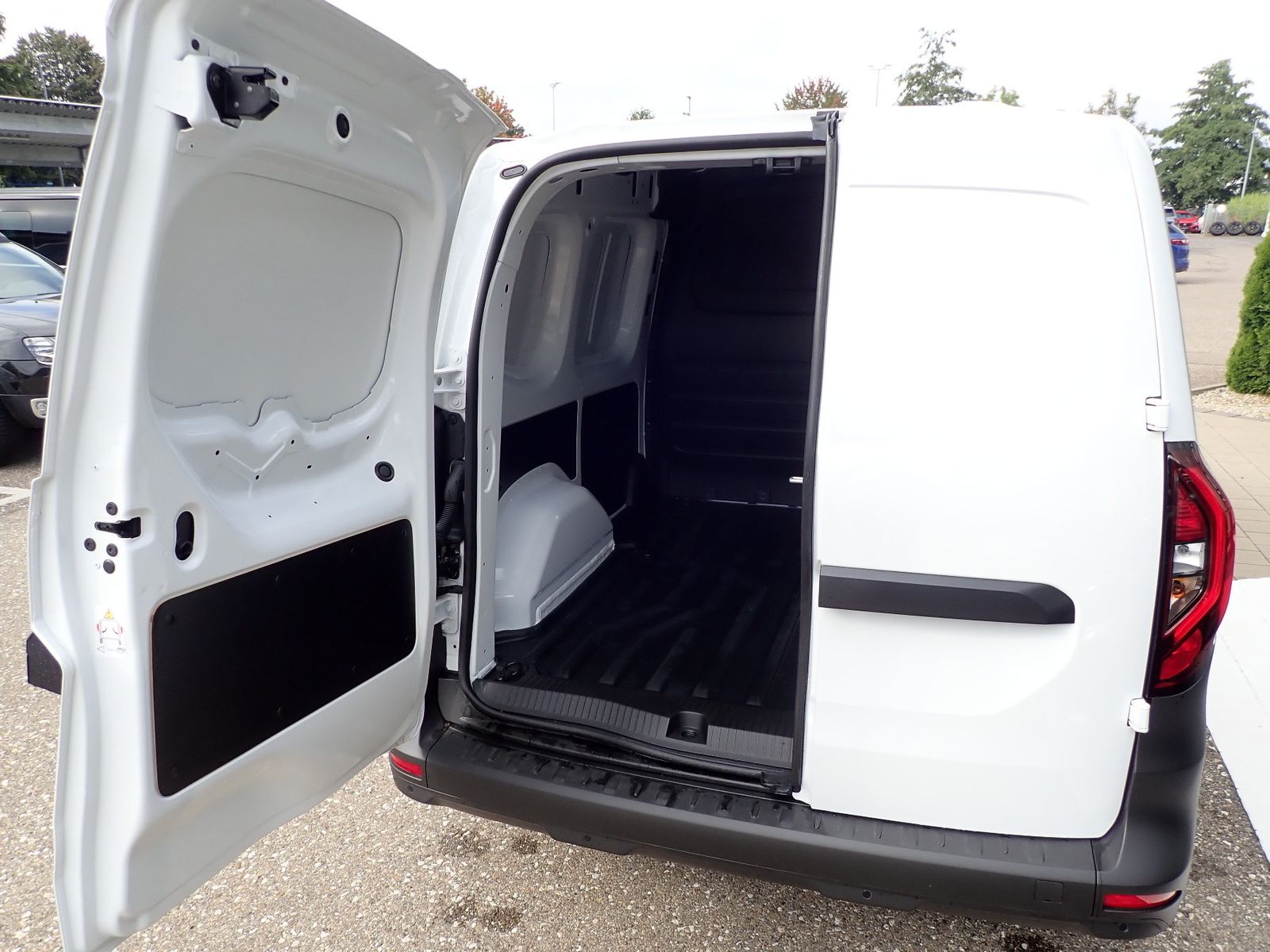Fahrzeugabbildung Renault Kangoo Rapid Advance L1 Blue dCi 95 MY24