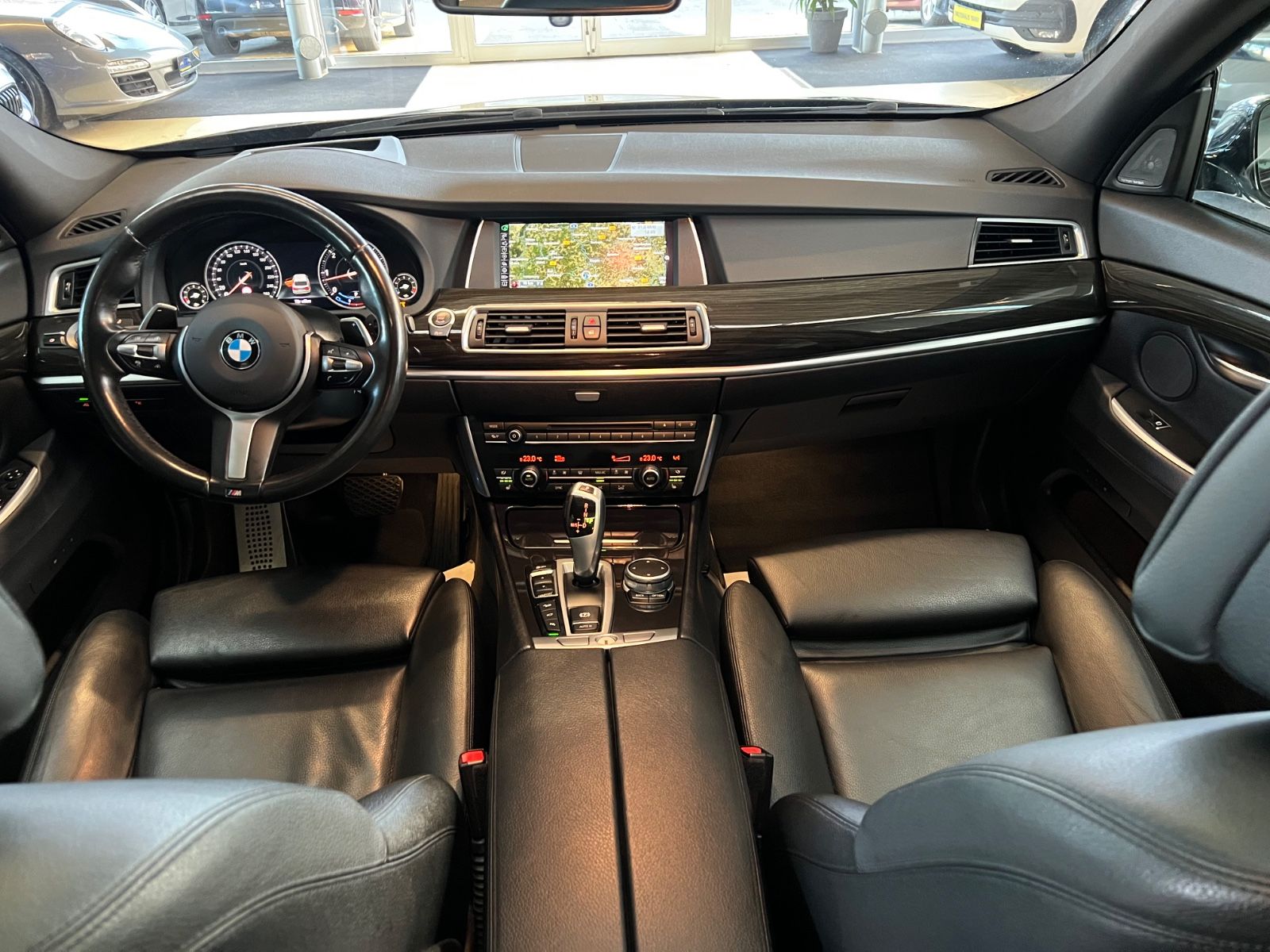 Fahrzeugabbildung BMW Gran Turismo 530 d xDrive M Sport