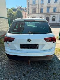 Volkswagen Tiguan - 2