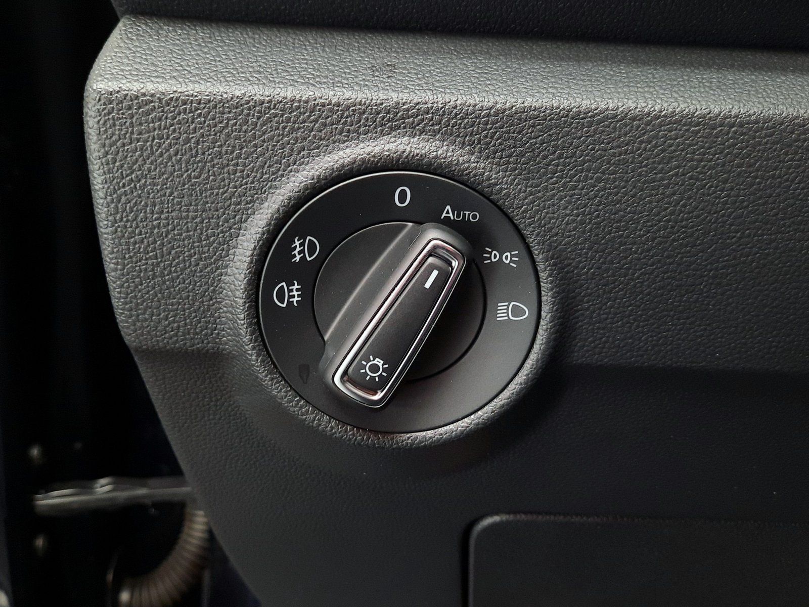 Fahrzeugabbildung Volkswagen T-Roc Cabrio R-Line Black&Style DSG*AHK*Navi*Cam