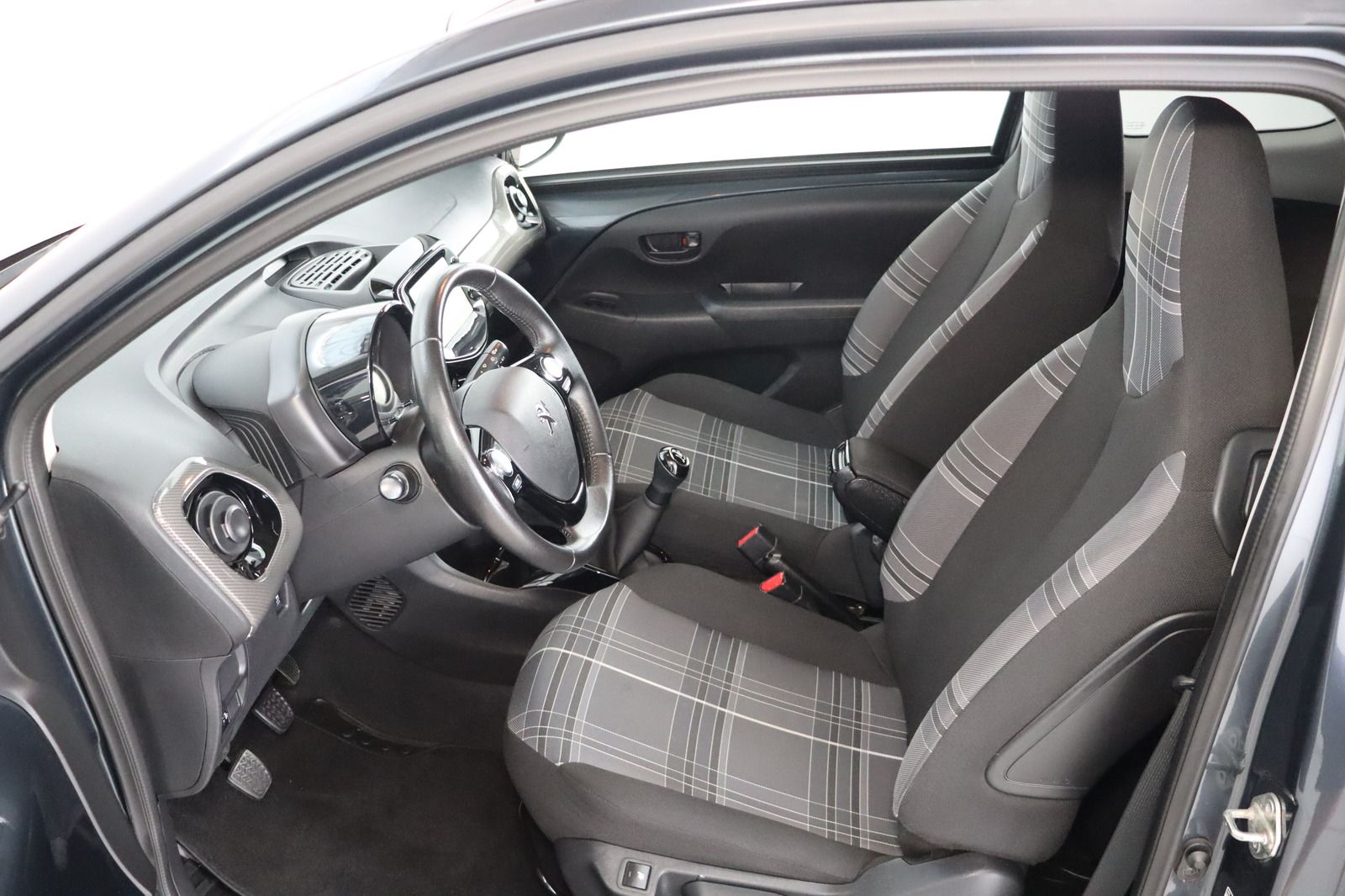 Fahrzeugabbildung Peugeot 108 TOP * Service + HU/AU neu * Pano * RFK Style