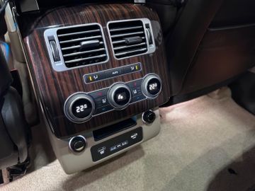 Land-Rover Range Rover - 8