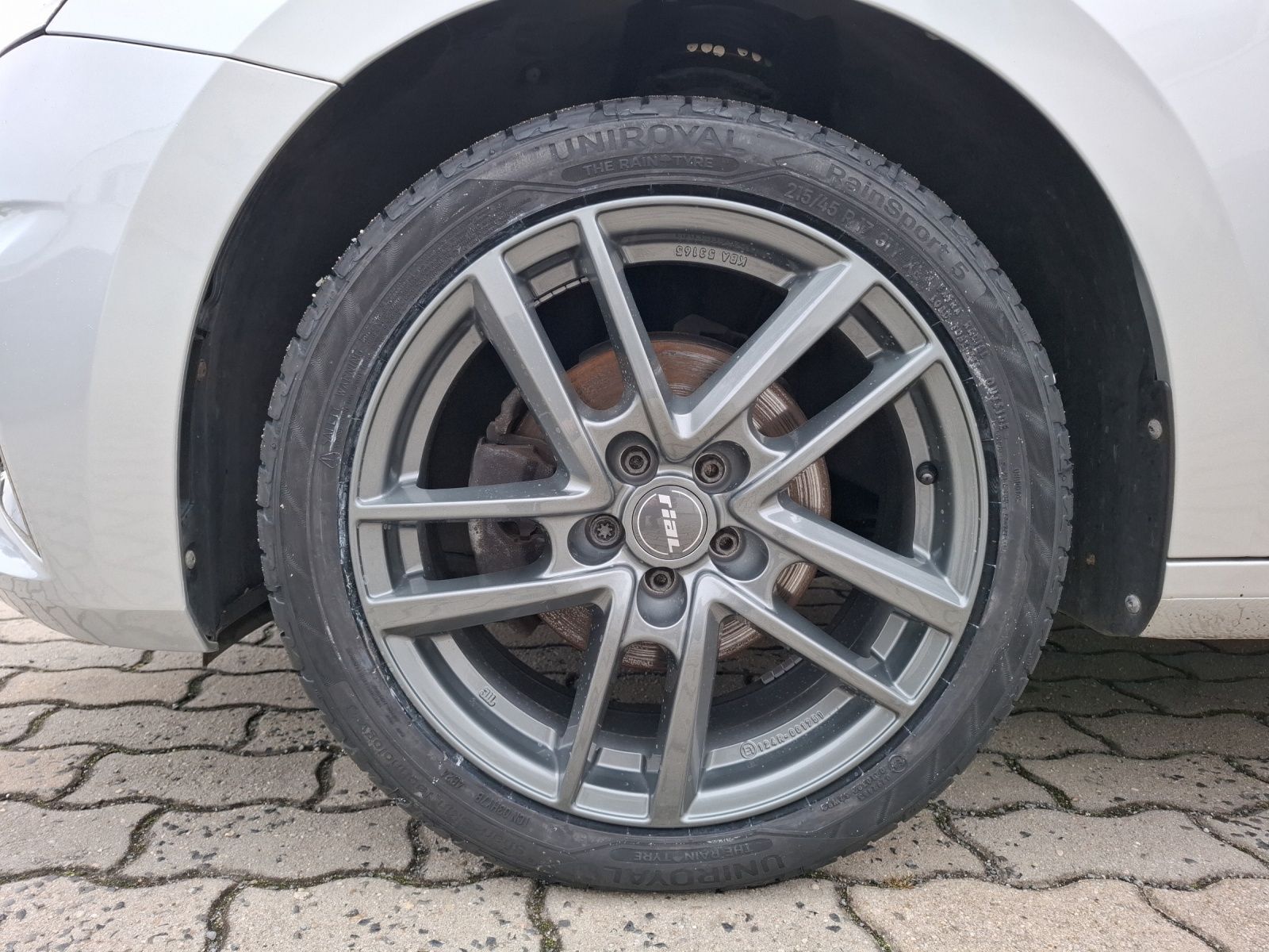 Fahrzeugabbildung SKODA Fabia TSI Style DSG LED Klima AID RFK SH