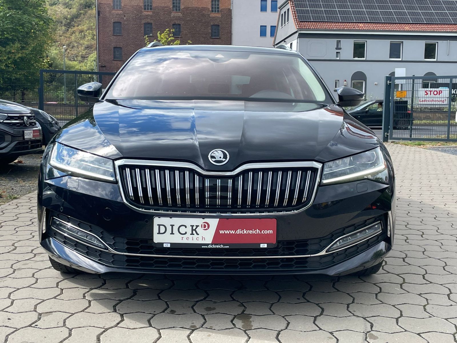 Fahrzeugabbildung SKODA Superb 1.5 TSI L&K LED/PANO/LEDER/MEMORY/CARPLAY