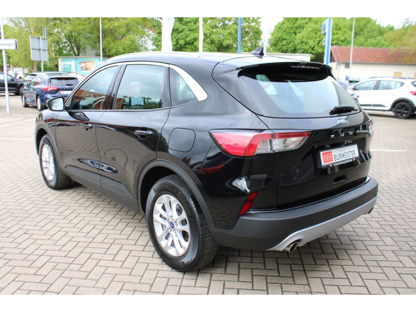 Fahrzeugabbildung Ford Kuga Plug-In Hybrid PHEV Titanium Automatik Navi