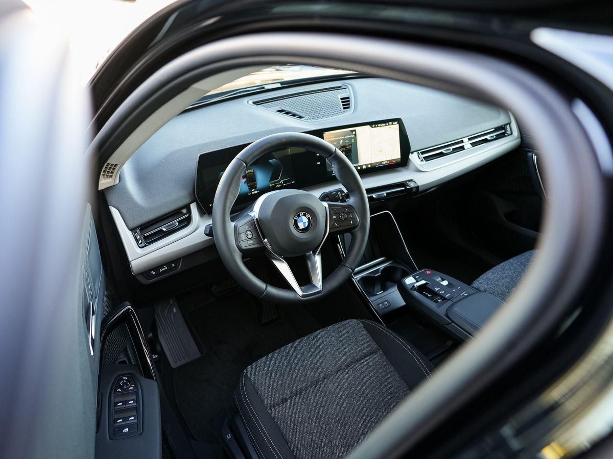 BMW X1 sDrive18d AHK aLED PANO KoZg SpPaket SonGlas foto 8