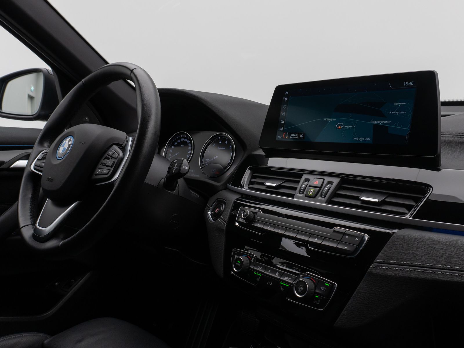 Fahrzeugabbildung BMW X1 xD25e xLine Kamera HUD DAB H/K Komfort Sport