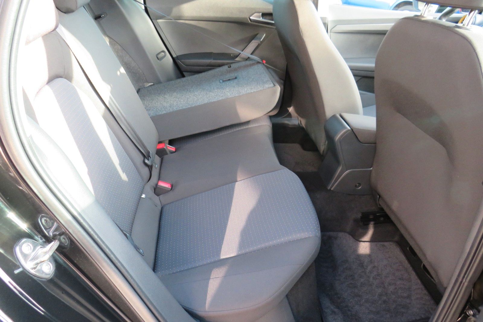 Fahrzeugabbildung SEAT Arona Style DSG FULL-LINK SITZH KAMERA GJ ACC 1H