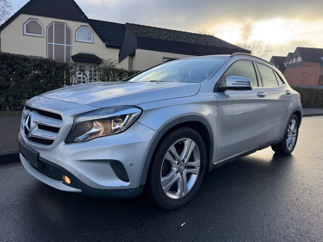 Mercedes-Benz GLA 220 CDI  Automatik Mwst. Navi SHZ TÜV Camera