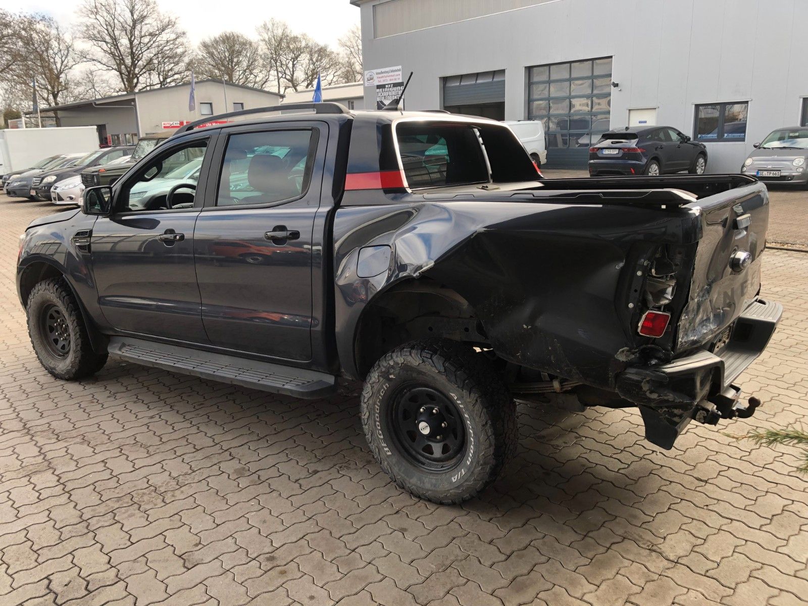 Fahrzeugabbildung Ford Ranger Wildtrak Doppelkabine 4x4 Unfall