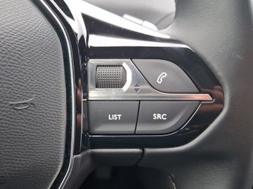 Peugeot 5008 Allure Pack 1.2 136 Kam.+KeyLess+LED+Navi