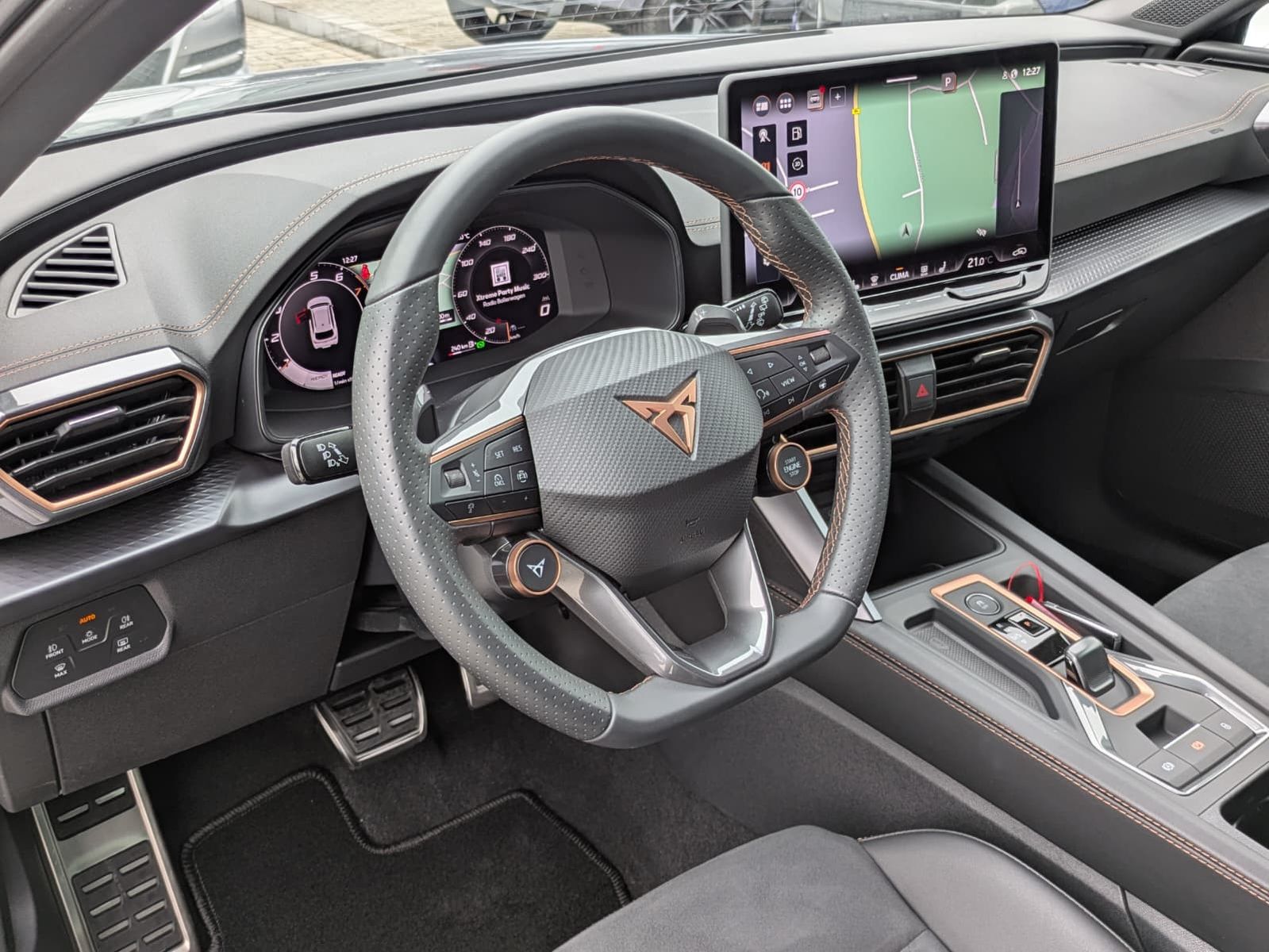 Fahrzeugabbildung CUPRA Leon 1.5 eTSI EDGE DSG*ACC*KAM*18"5JGARANTIE