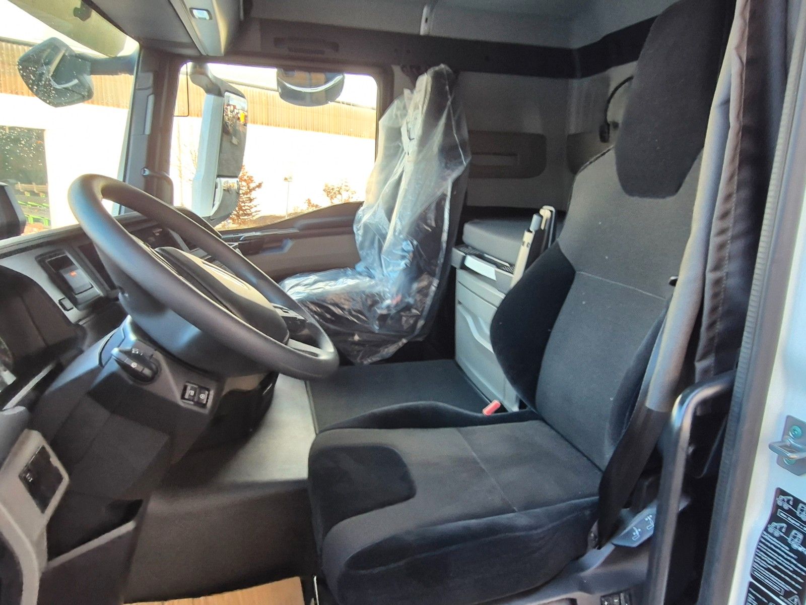 Fahrzeugabbildung MAN TGS 26.470 6x2-4 LL Baustoff Palfinger PK20.501L