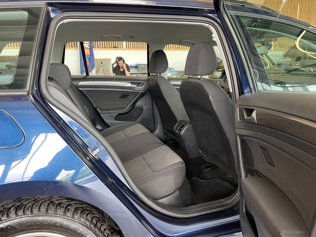 Volkswagen Golf VII Variant Trendline BlueTDI
