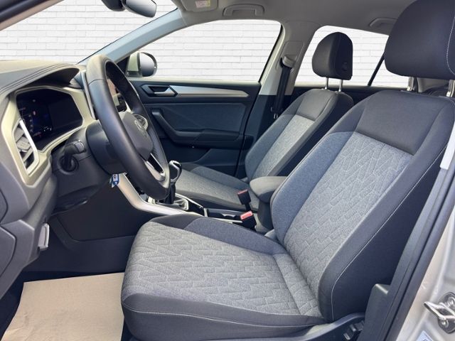 Fahrzeugabbildung Volkswagen T-ROC MOVE 1.5 TSI KLIMA LED NAVI