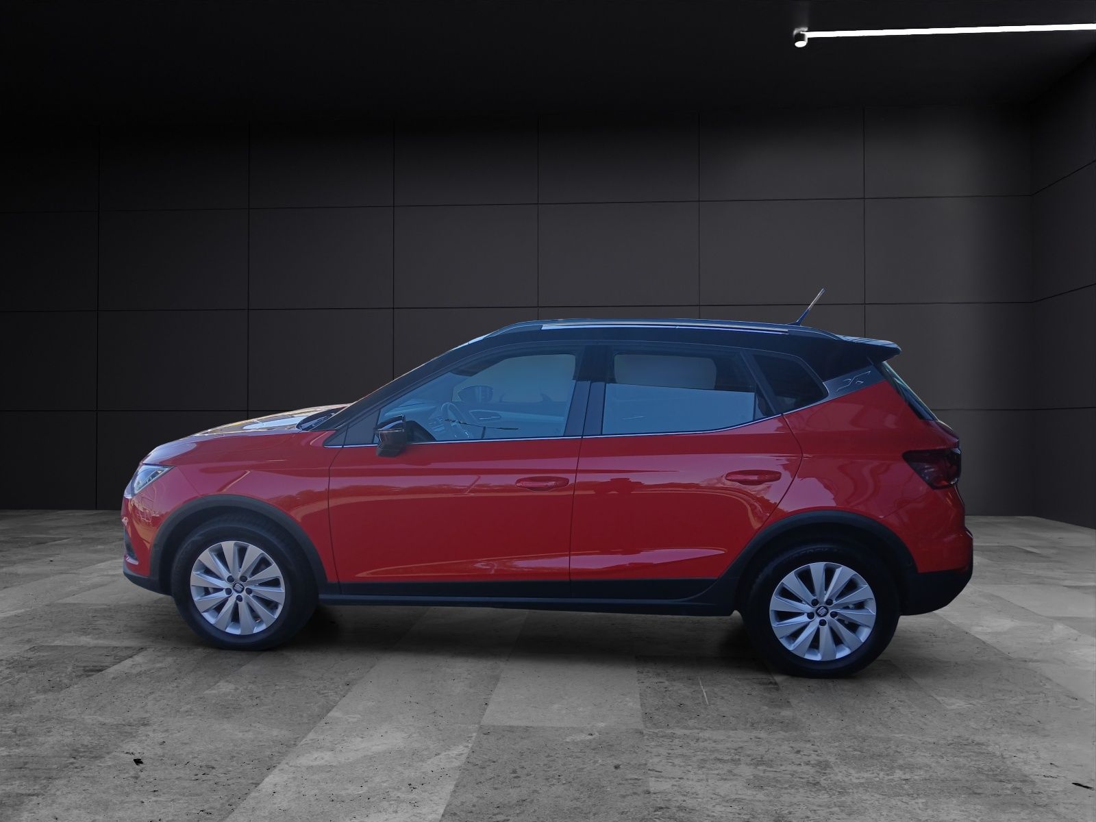 Fahrzeugabbildung SEAT Arona TSI Xcellence DSG LED AHK Navi ACC RFK SH