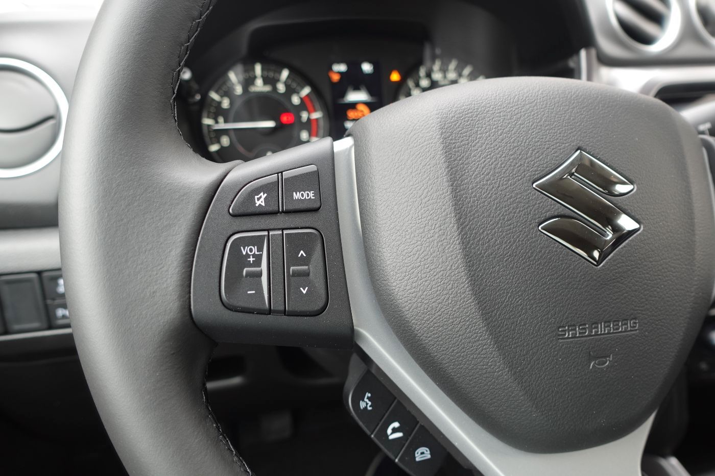 Fahrzeugabbildung Suzuki Vitara 1.4Hybrid Comfort AHK,Navi,SHZ,PD,Kamera