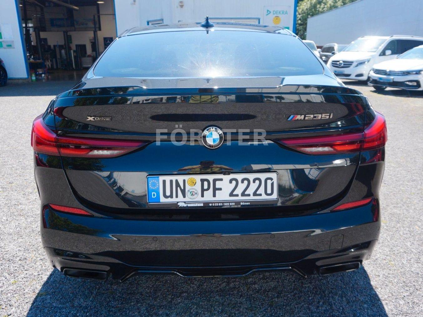 BMW M235