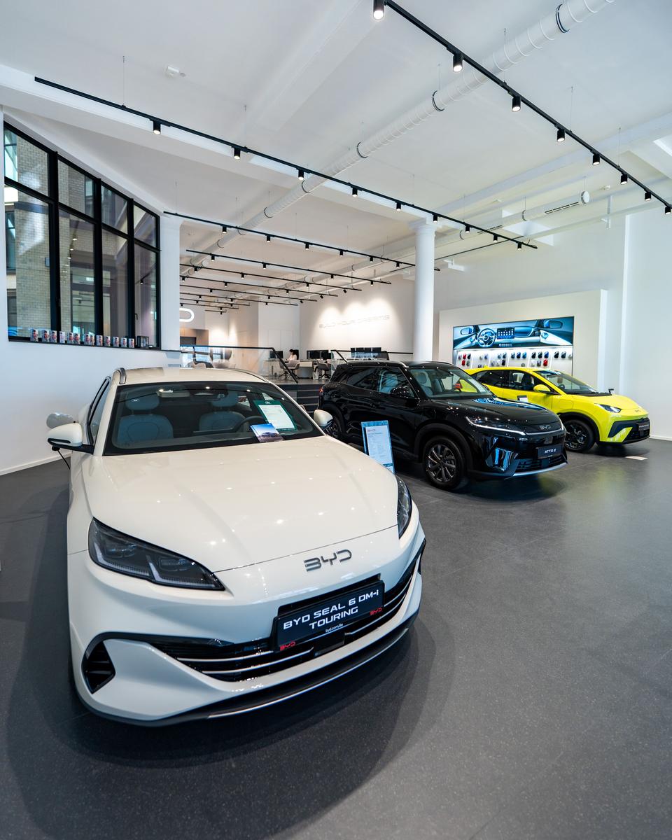 showroom-image-bottom