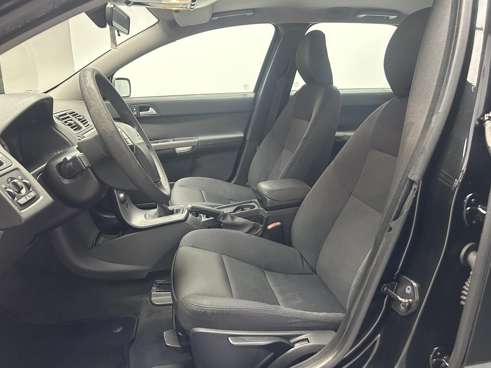 Volvo V50 2005 — photo 7