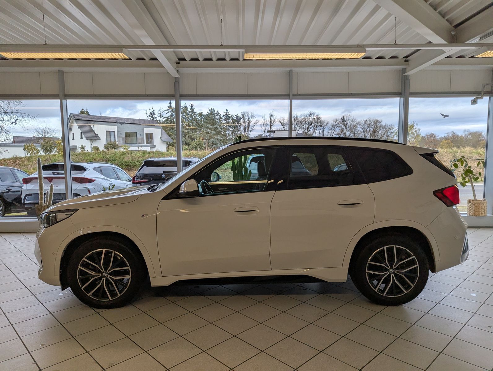 BMW X1 18 d M-Sport Pano Premium-Travel-Paket AHK - Image 4