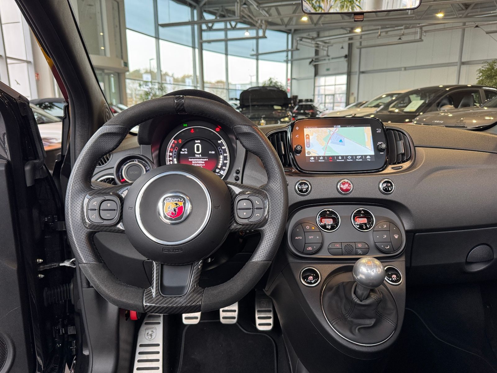 Fahrzeugabbildung Abarth 695C BEATS NAV DAB PDC ALU